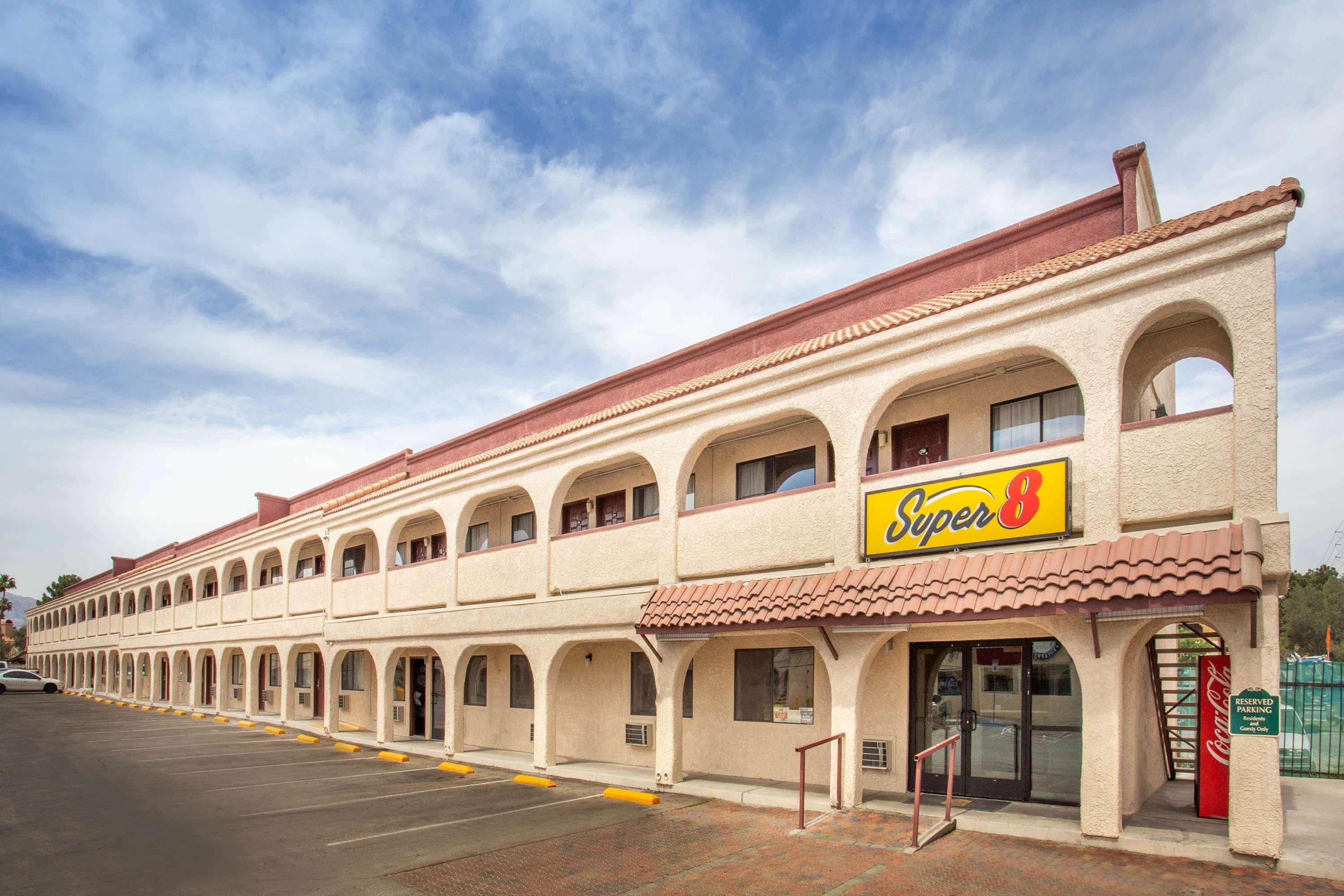 Super 8 By Wyndham Las Vegas Nellis Afb Area 외부 사진