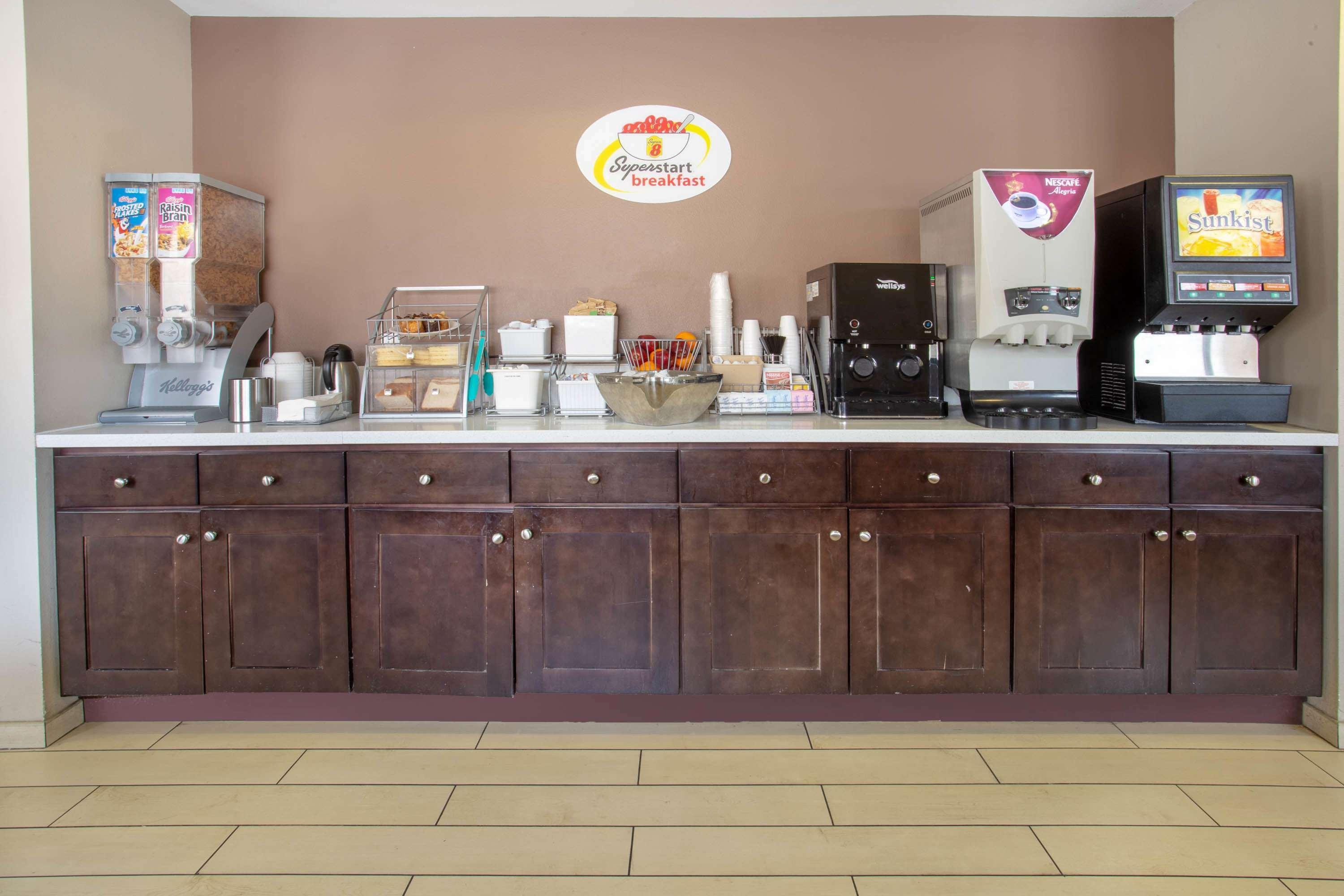 Super 8 By Wyndham Las Vegas Nellis Afb Area 외부 사진