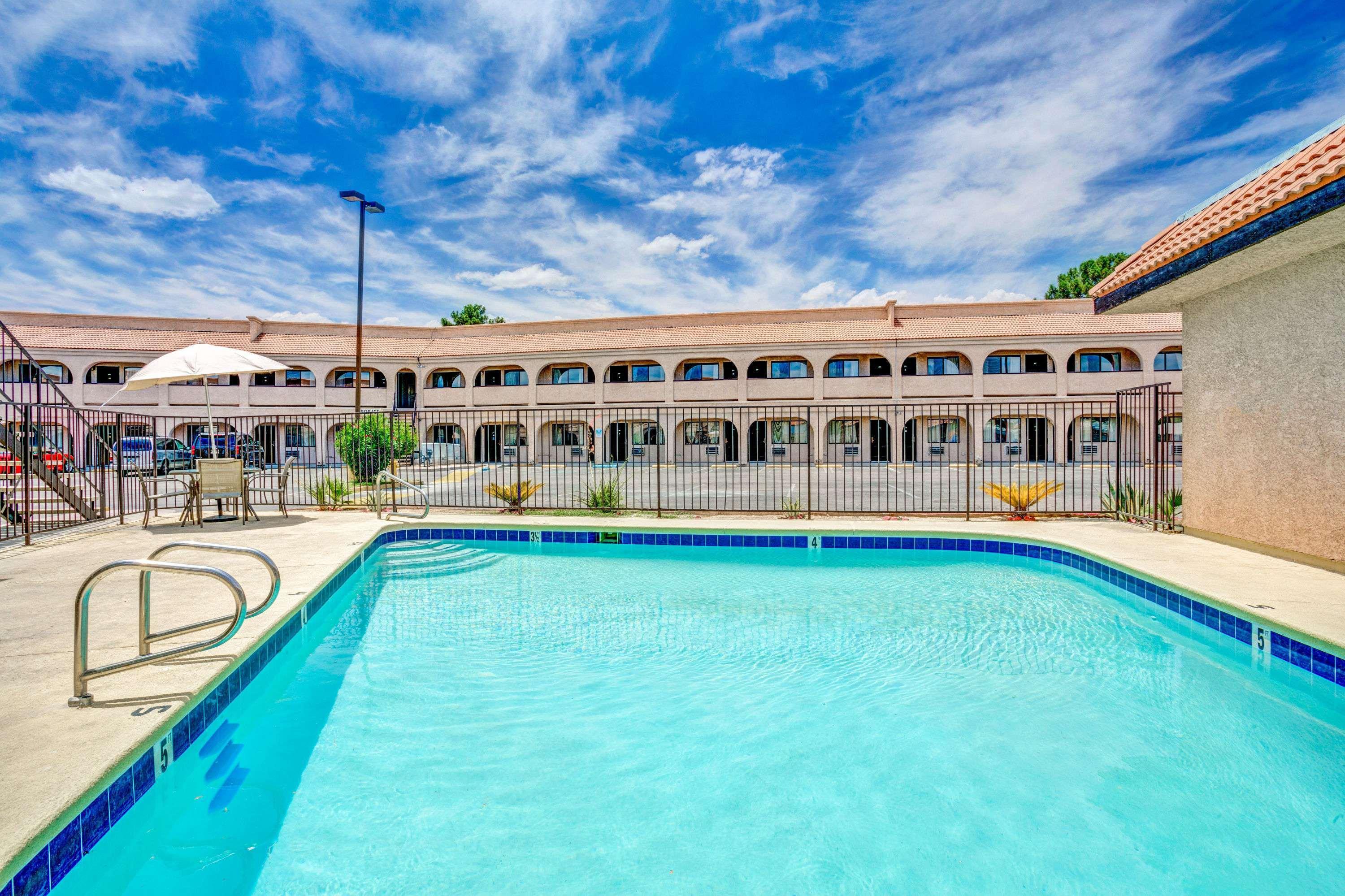 Super 8 By Wyndham Las Vegas Nellis Afb Area 외부 사진