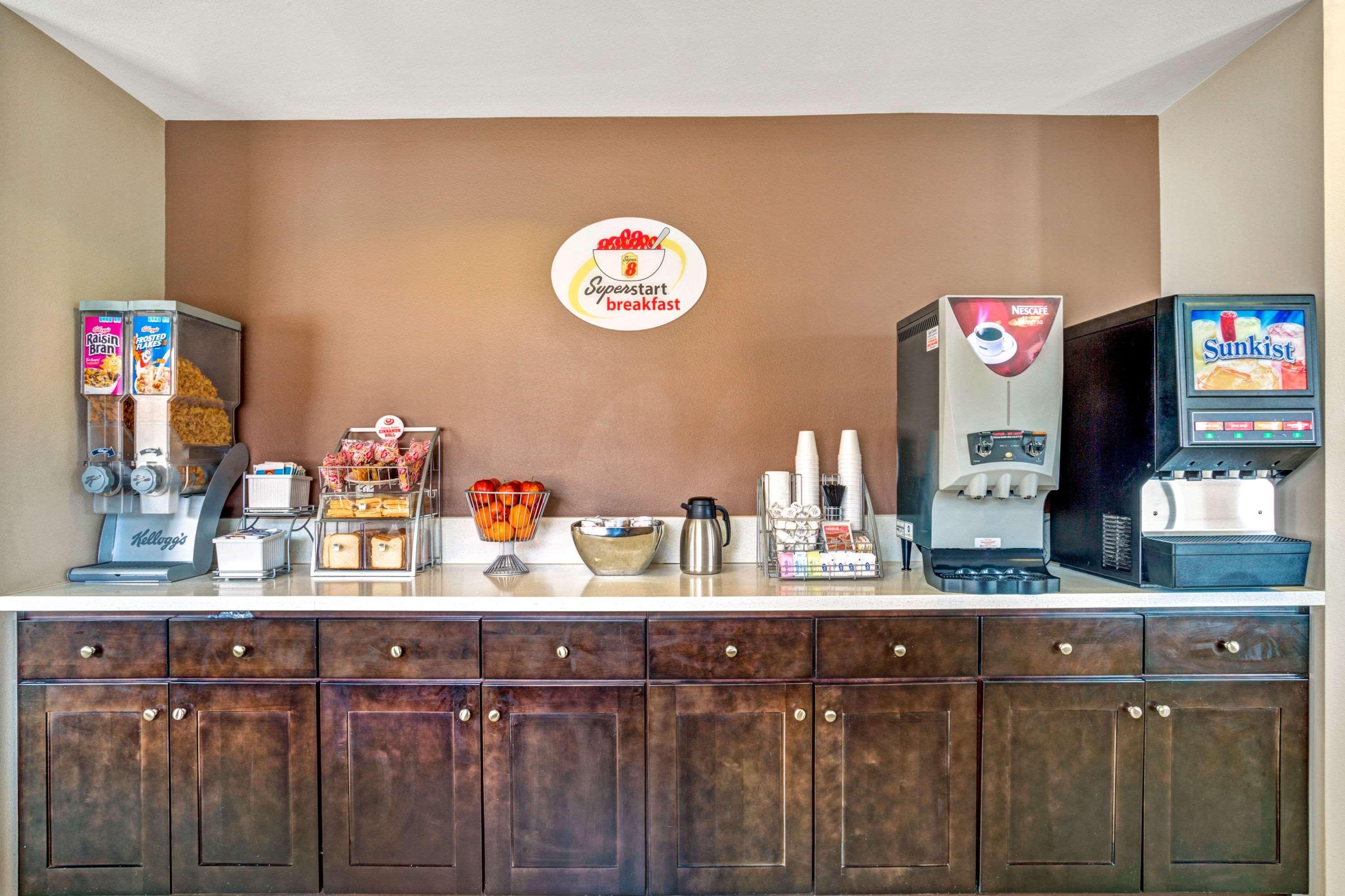 Super 8 By Wyndham Las Vegas Nellis Afb Area 외부 사진