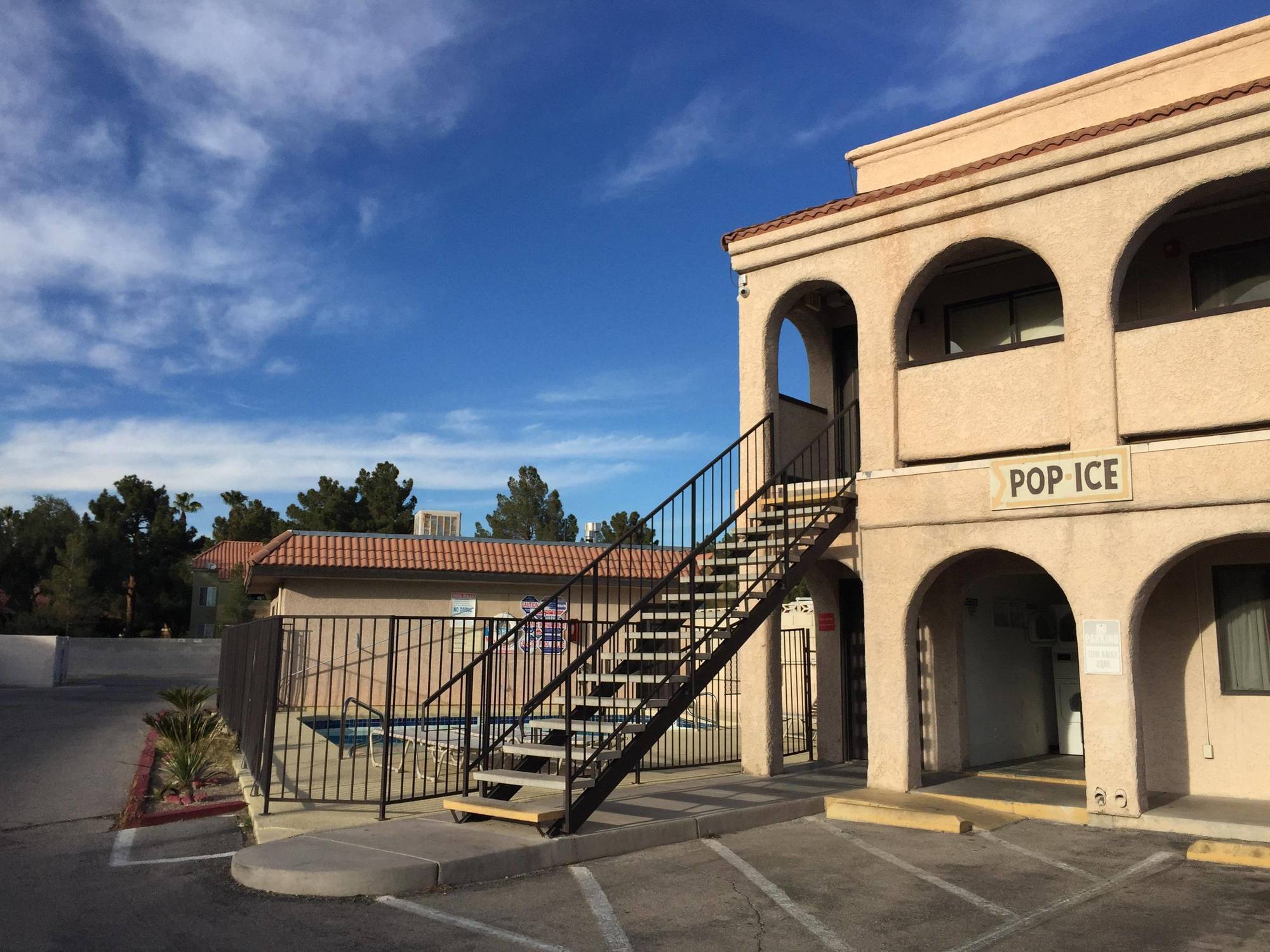 Super 8 By Wyndham Las Vegas Nellis Afb Area 외부 사진